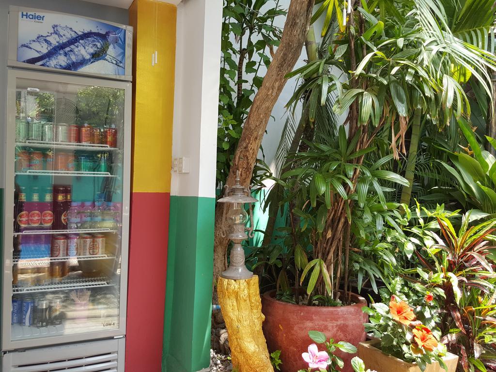 The Little Garden Boutique Hotel Пномпень Экстерьер фото